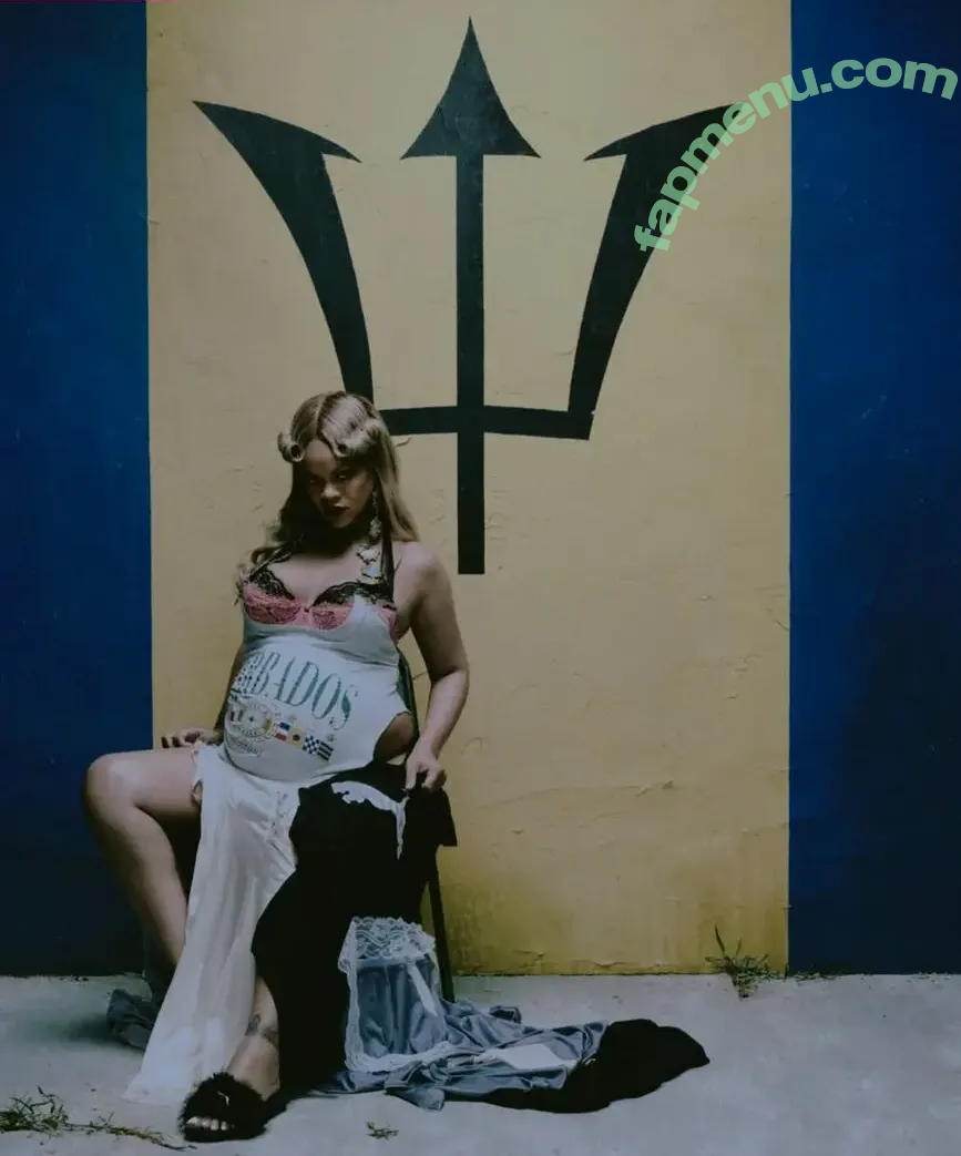 Rihanna nude photo #4650 (badgalriri)