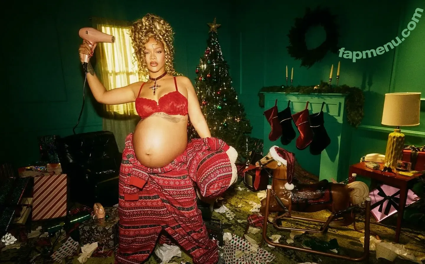 Rihanna nude photo #4654 (badgalriri)