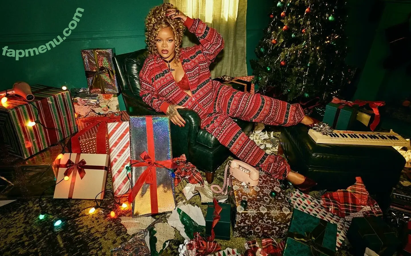 Rihanna nude photo #4659 (badgalriri)