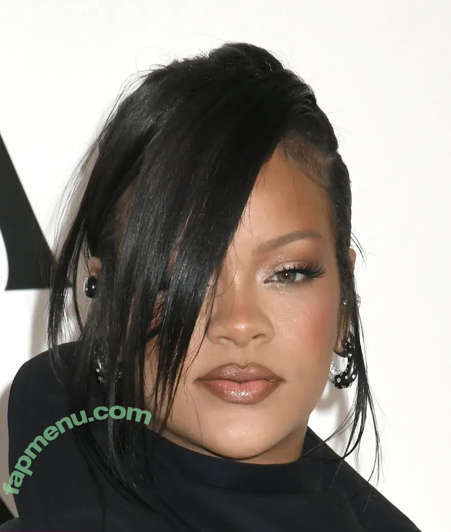 Rihanna nude photo #4681 (badgalriri)