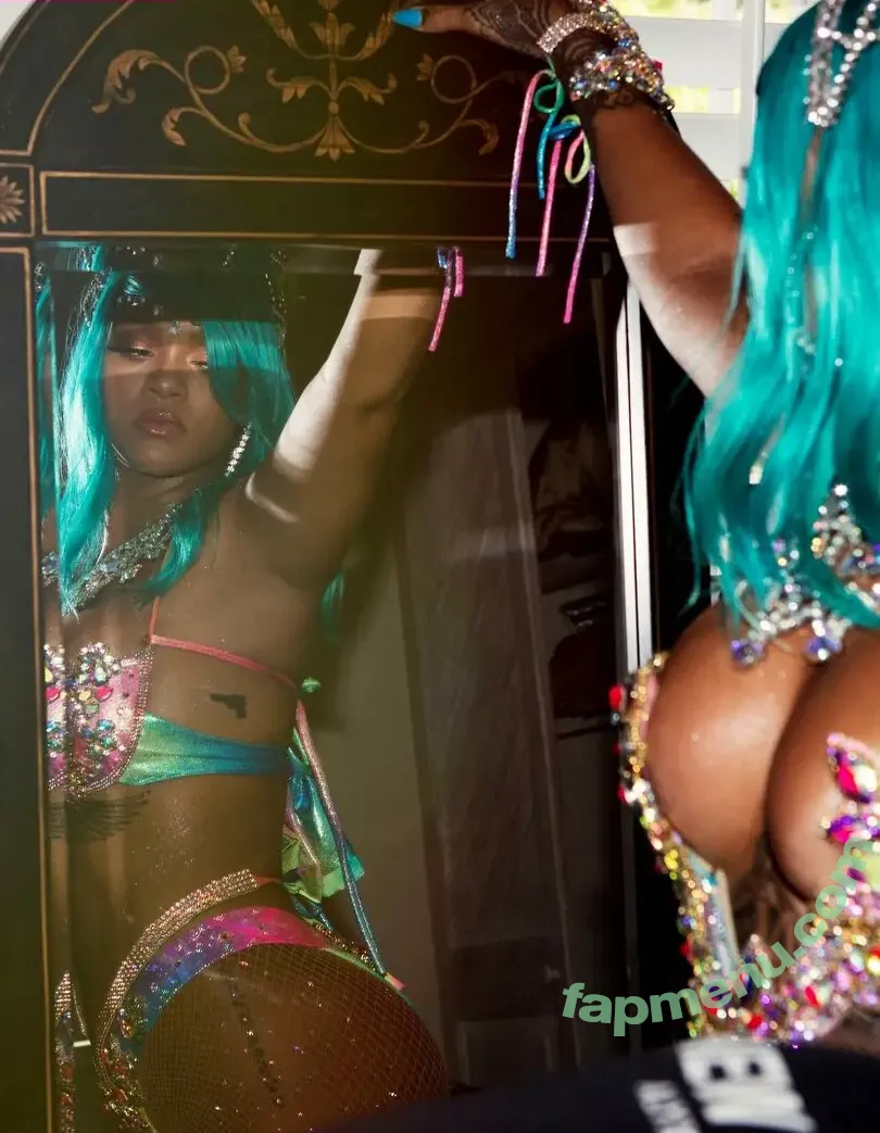 Rihanna nude photo #4723 (badgalriri)