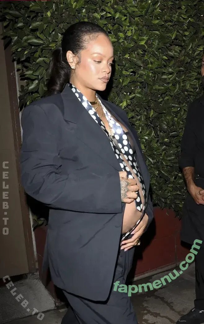 Rihanna nude photo #4743 (badgalriri)