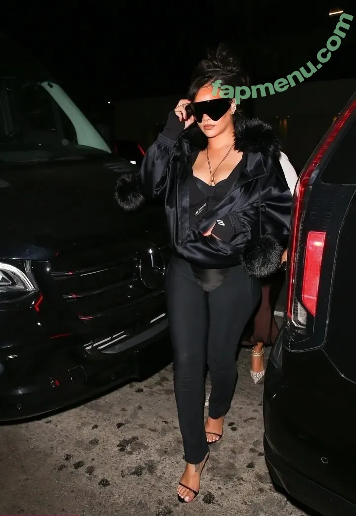 Rihanna nude photo #4748 (badgalriri)