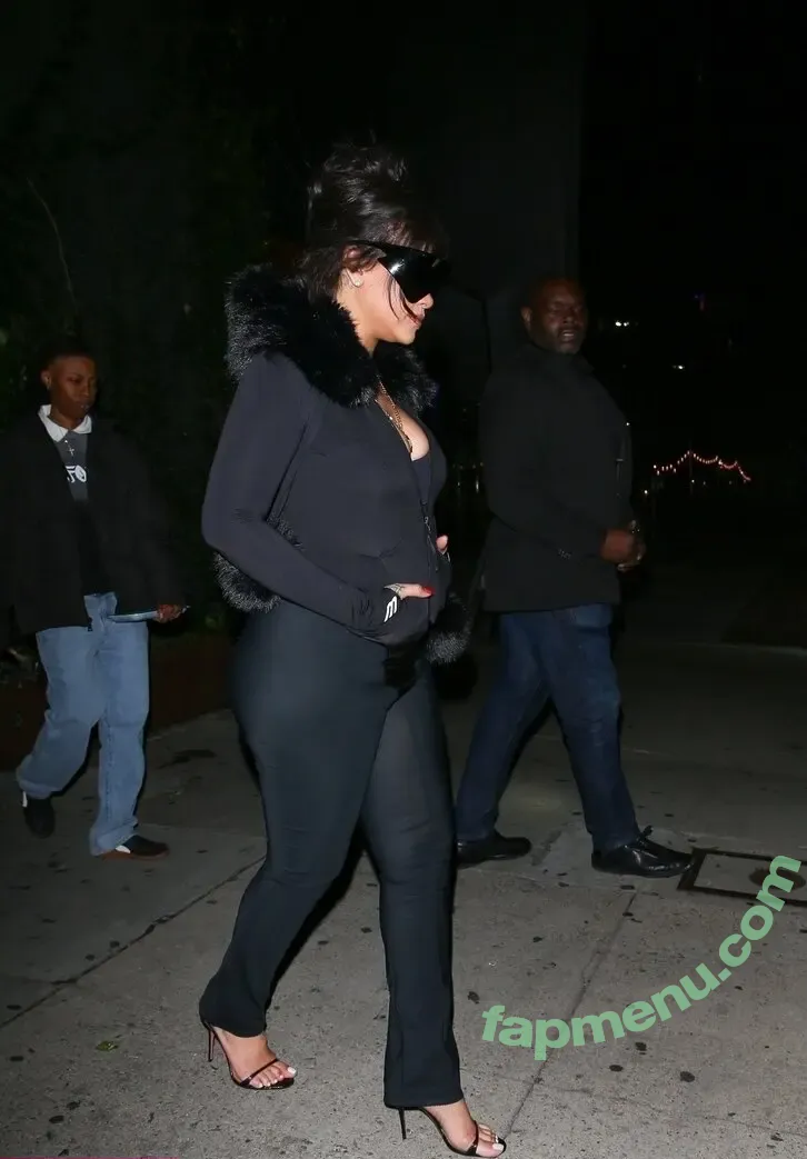 Rihanna nude photo #4754 (badgalriri)