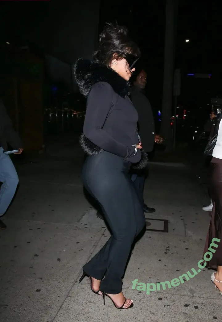 Rihanna nude photo #4756 (badgalriri)