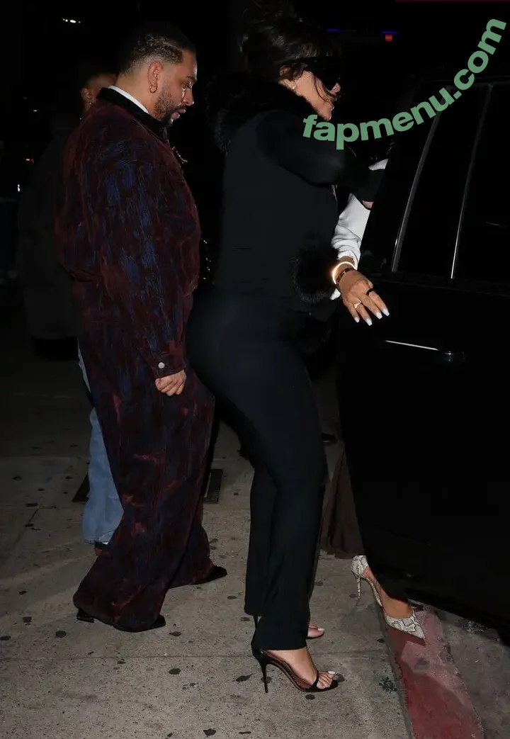 Rihanna nude photo #4765 (badgalriri)