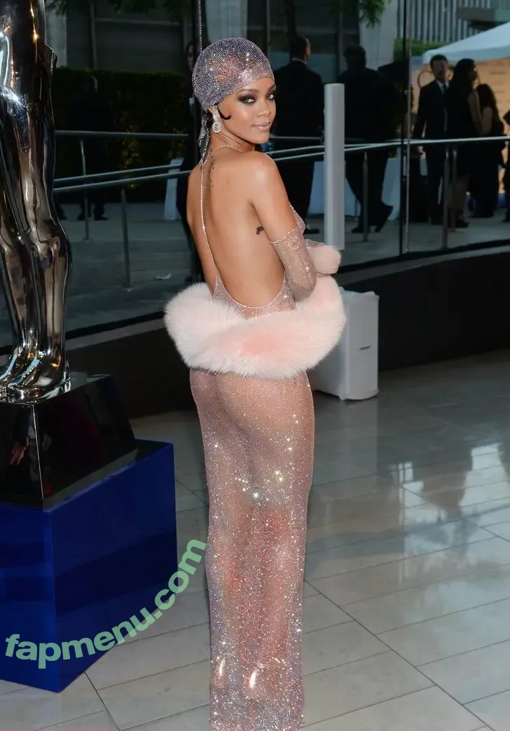Rihanna nude photo #4778 (badgalriri)