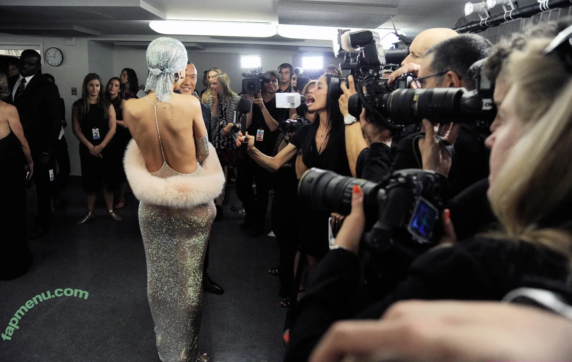 Rihanna nude photo #4789 (badgalriri)