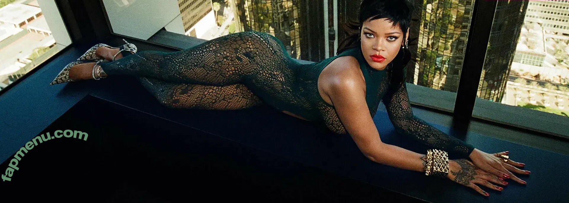 Rihanna nude photo #4814 (badgalriri)