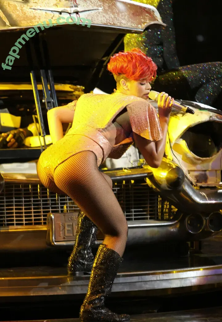 Rihanna nude photo #4858 (badgalriri)