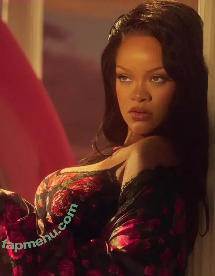 Rihanna nude photo #4897 (badgalriri)