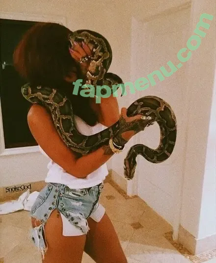 Rihanna nude photo #4918 (badgalriri)