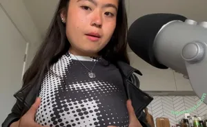 Riishka Asmr / rishikaroz nude photo #0002