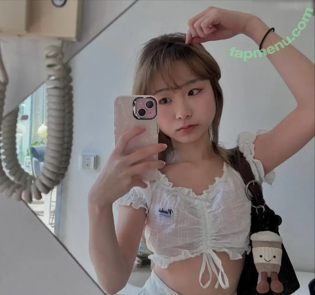 rikaaaa__aaa nude photo #0009 (rikaaaa__aaa)