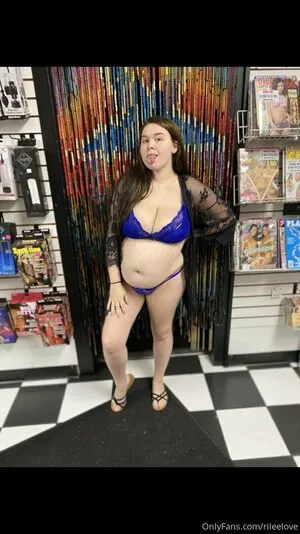 Rileelovee / Rilee Love / rrileylove nude photo #0016