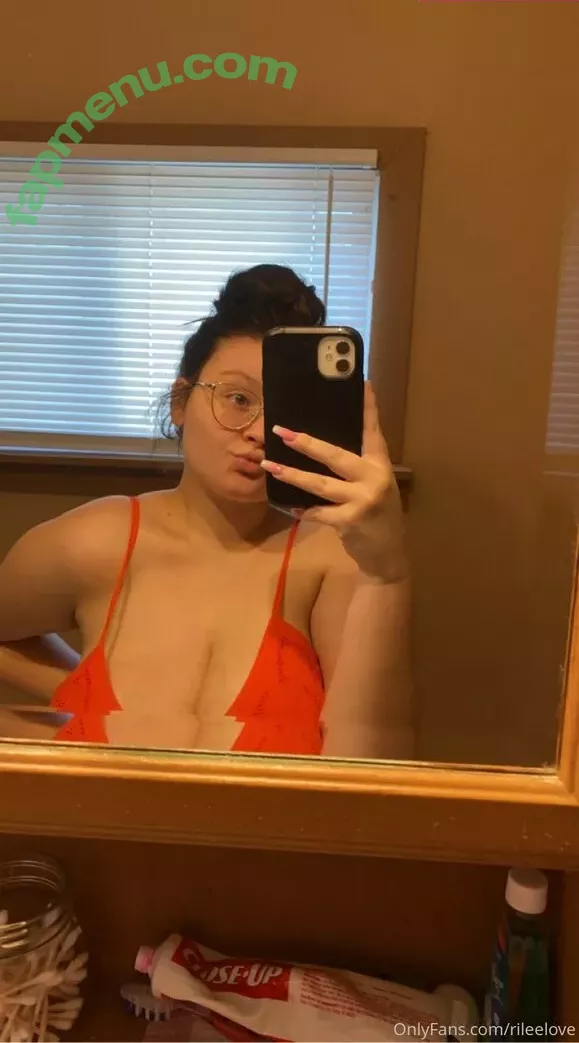 Rileelovee nude photo #0017 (Rilee Love / rrileylove)
