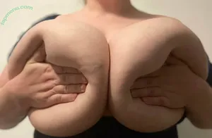 Rileslit nude photo #0021