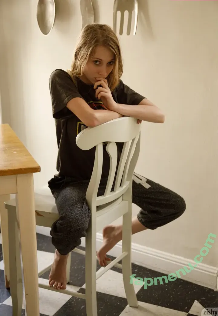 Riley Anne nude photo #0310 (rileyanne / rileyanne420 / rileyannemodel420)