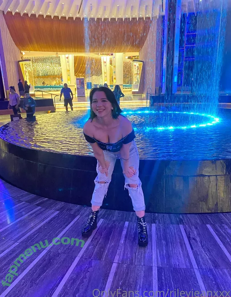 Riley Jean nude photo #0006 (rileyjean / rileyjeanxxx)