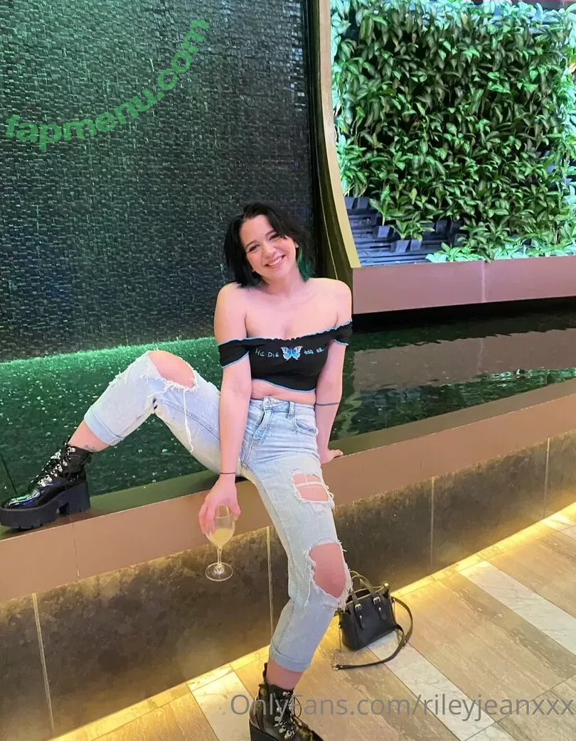 Riley Jean nude photo #0011 (rileyjean / rileyjeanxxx)