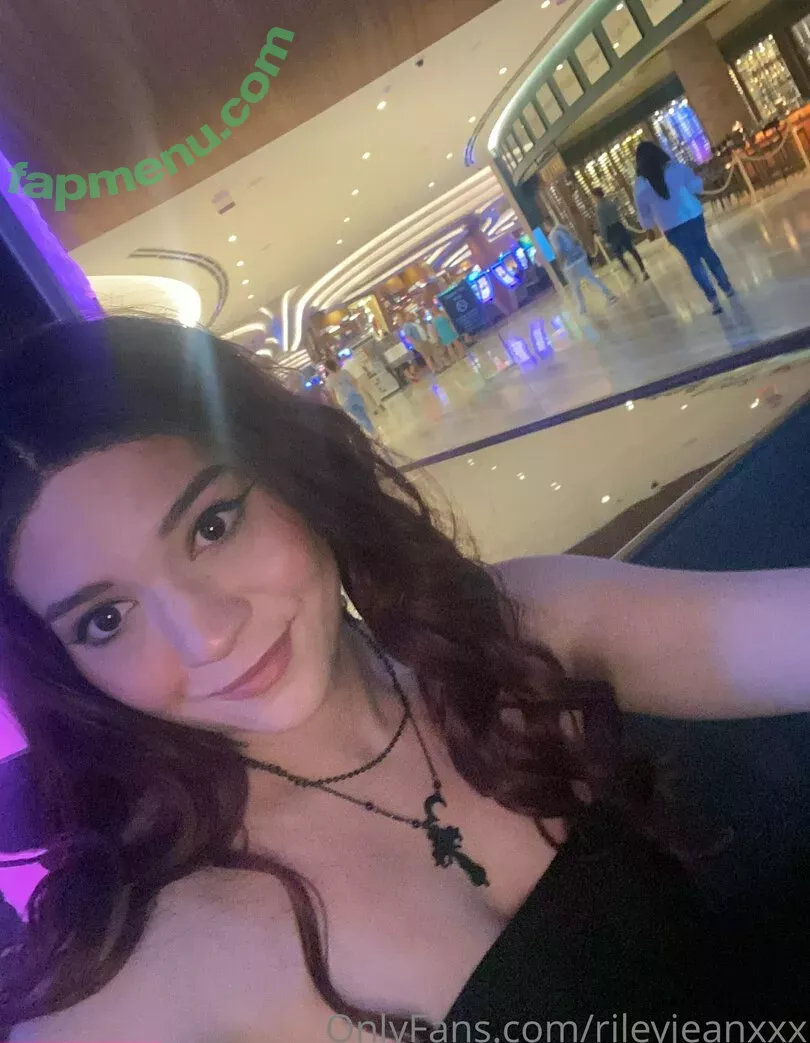 Riley Jean nude photo #0024 (rileyjean / rileyjeanxxx)