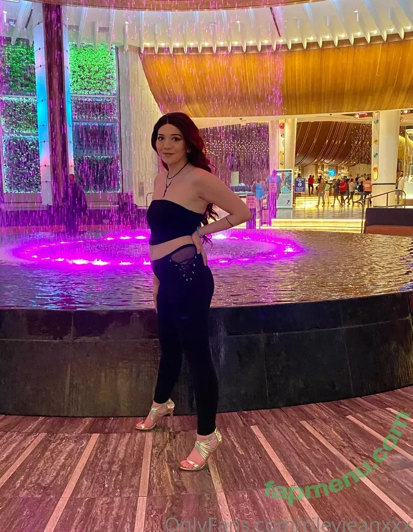 Riley Jean nude photo #0028 (rileyjean / rileyjeanxxx)