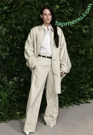 Riley Keough / rileykeough nude photo #0156