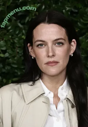 Riley Keough / rileykeough nude photo #0157