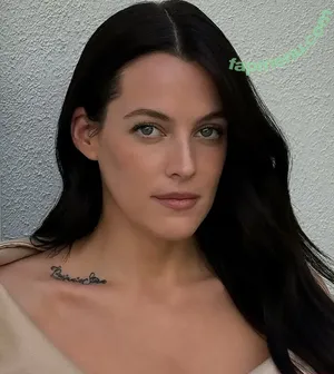 Riley Keough / rileykeough nude photo #0162