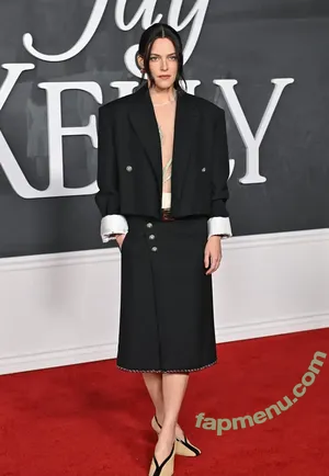 Riley Keough / rileykeough nude photo #0202