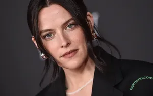 Riley Keough / rileykeough nude photo #0208