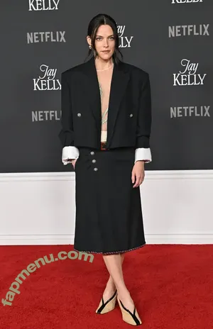 Riley Keough / rileykeough nude photo #0210