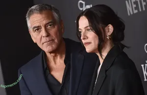 Riley Keough / rileykeough nude photo #0213