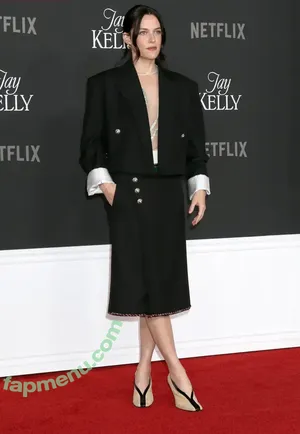 Riley Keough / rileykeough nude photo #0216