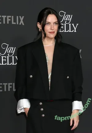 Riley Keough / rileykeough nude photo #0217