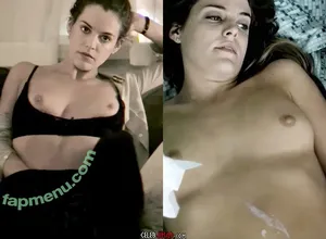 Riley Keough / rileykeough nude photo #0236