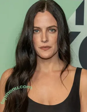 Riley Keough / rileykeough nude photo #0243