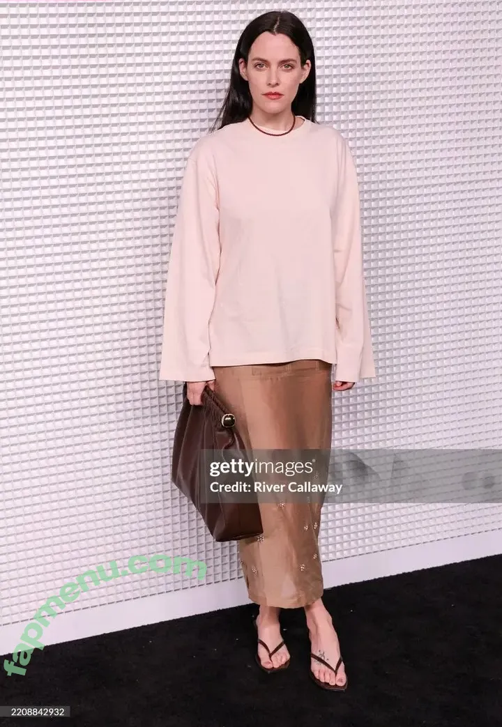 Riley Keough nude photo #0172 (rileykeough)