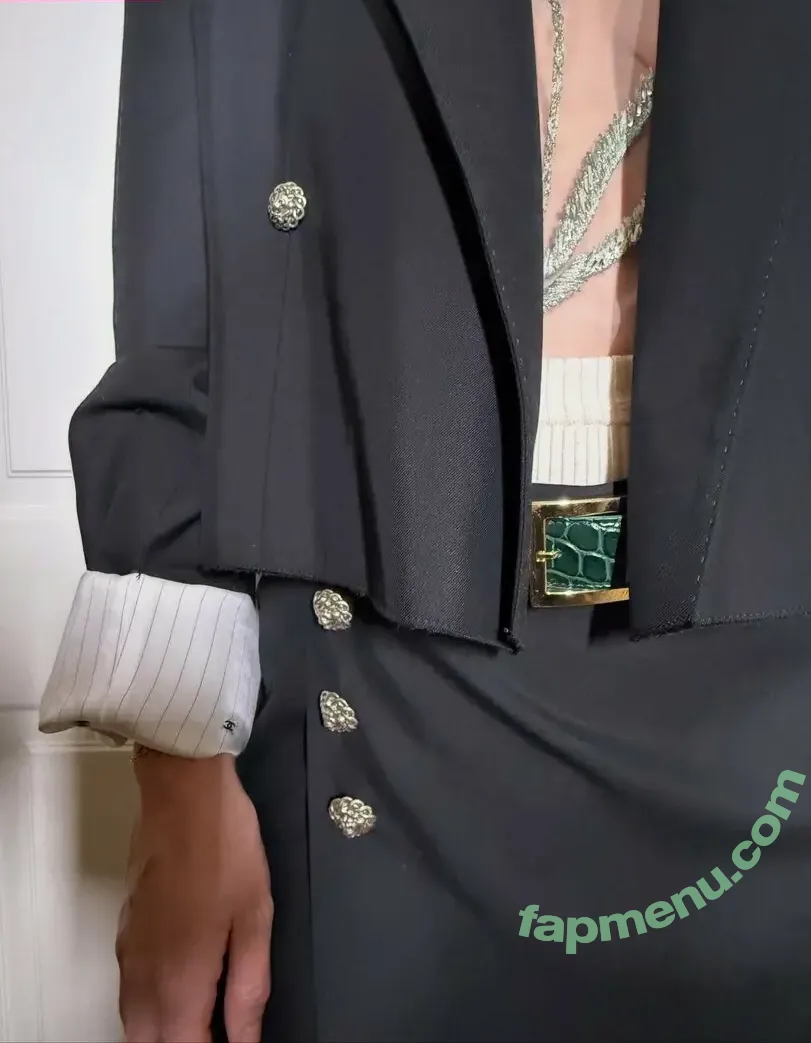 Riley Keough nude photo #0193 (rileykeough)