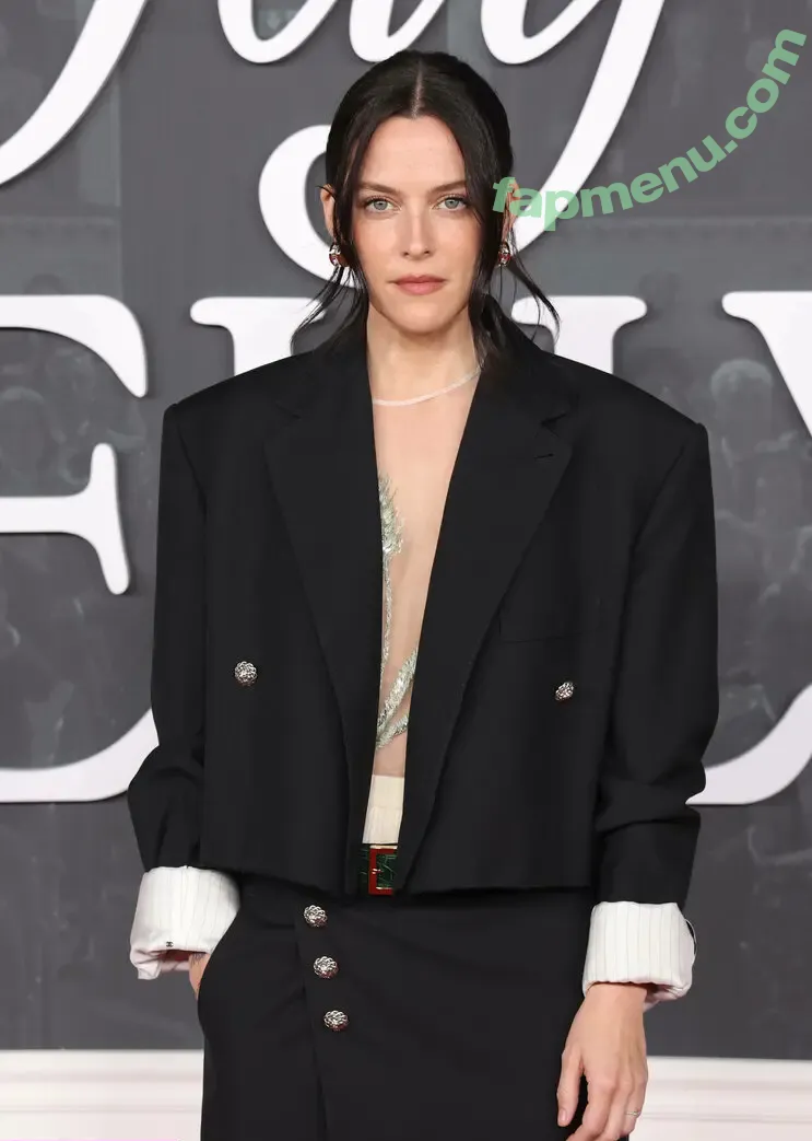 Riley Keough nude photo #0197 (rileykeough)