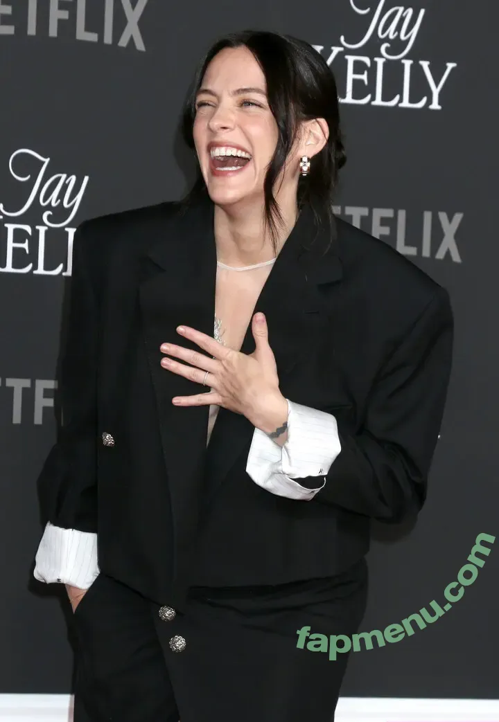 Riley Keough nude photo #0214 (rileykeough)