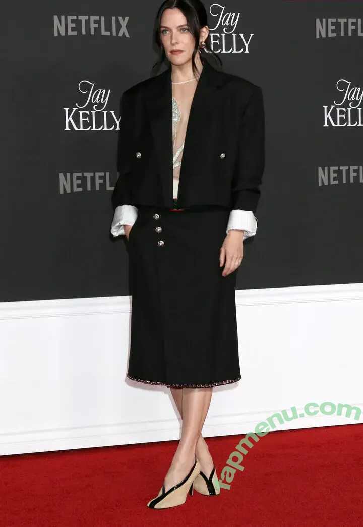 Riley Keough nude photo #0215 (rileykeough)