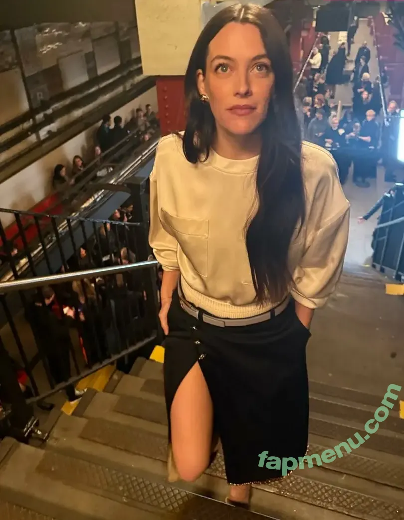 Riley Keough nude photo #0233 (rileykeough)