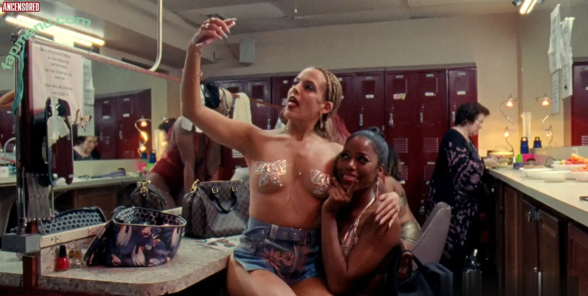 Riley Keough nude photo #0239 (rileykeough)