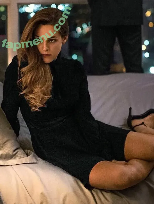Riley Keough nude photo #0253 (rileykeough)