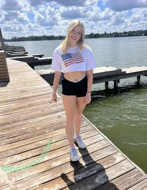 Riley Nuttall / RileyNuttall / rileynuttall_runs_ nude photo #0027