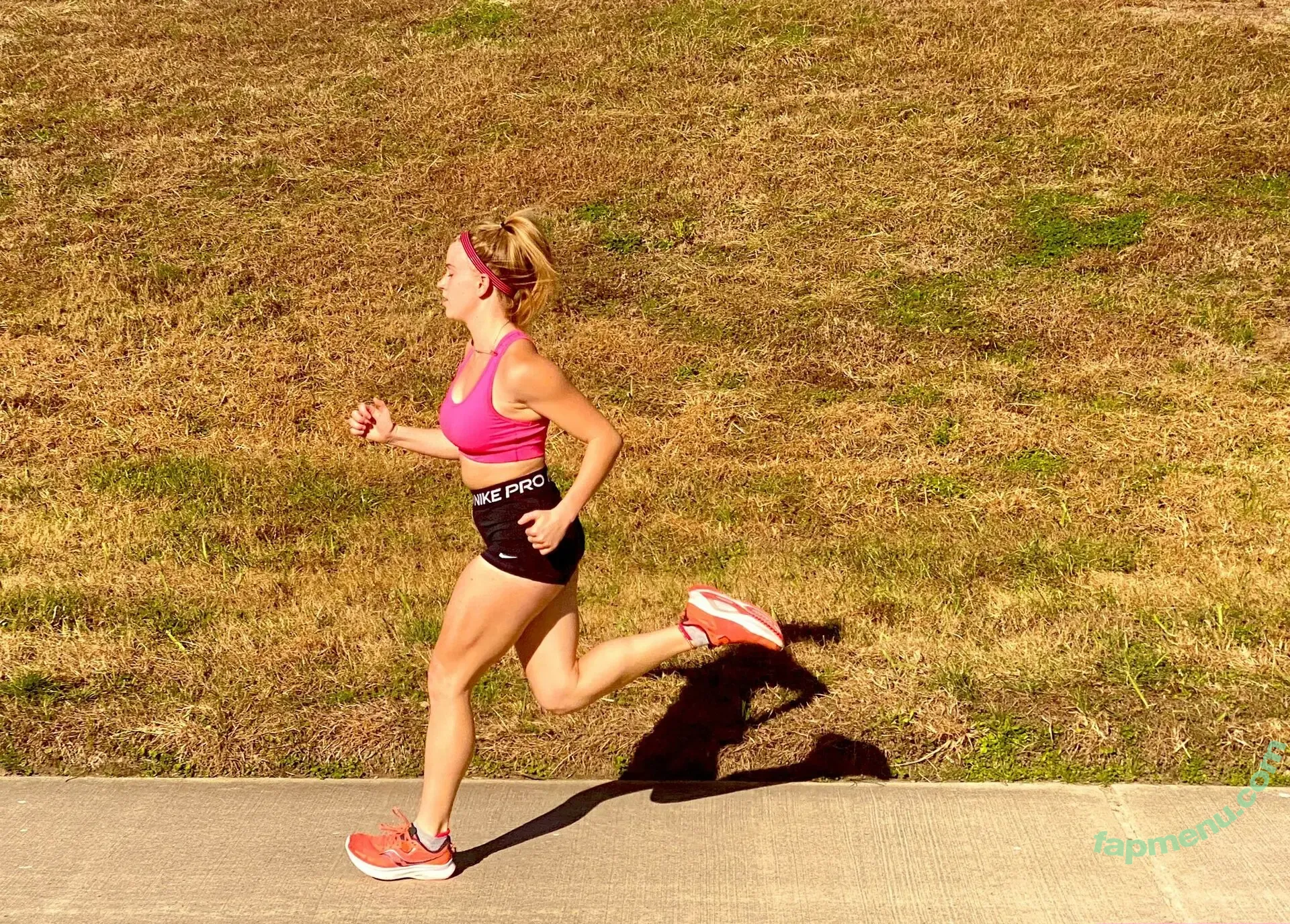 Riley Nuttall nude photo #0012 (RileyNuttall / rileynuttall_runs_)