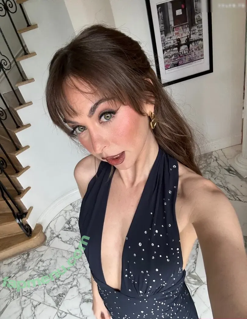 Riley Reid nude photo #0088 (hellorileyreid / rileyreid)