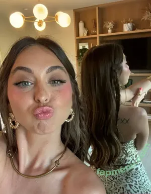 Riley Reid / hellorileyreid / rileyreidx3 nude photo #0059