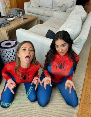 Riley Reid / hellorileyreid / rileyreidx3 nude photo #0156